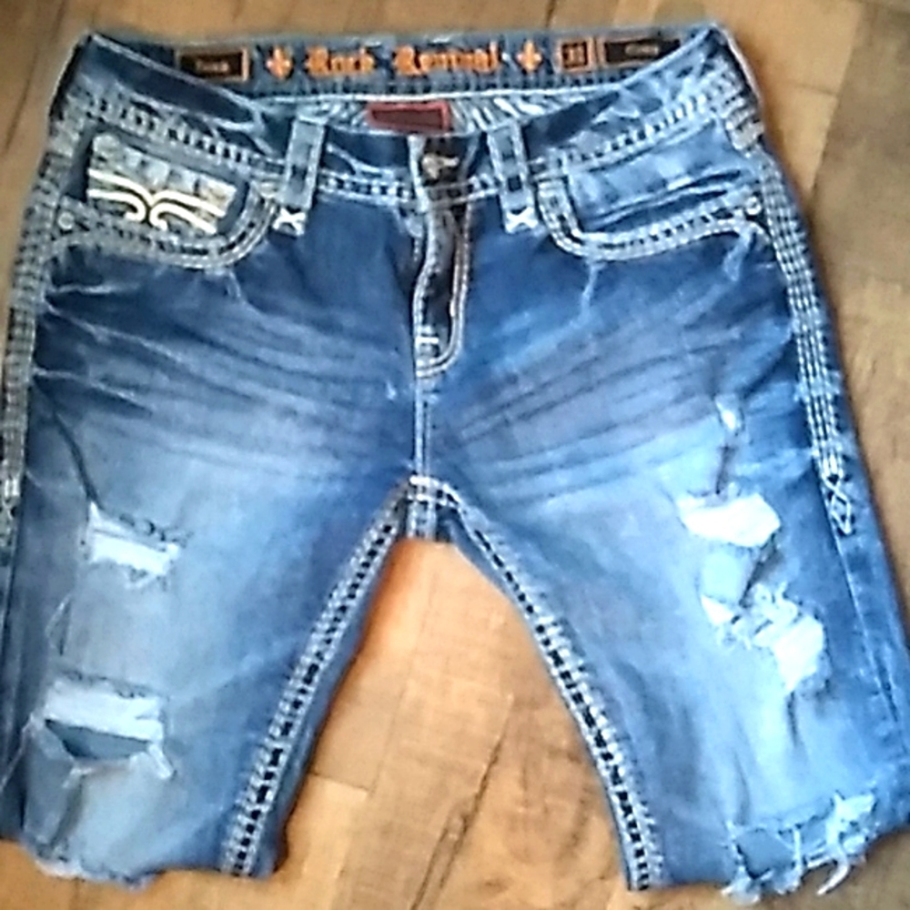 Rock Revival Jena Cropped, Size 31Rock Revival Jena Cropped Jeans